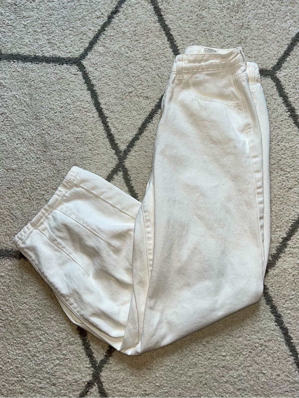 White High-Waist Barrel Jeans